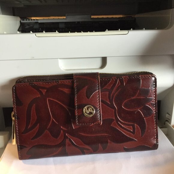 VALENTINA LEATHER WALLETS SIZE 7&quot X 4&quot - Picture 2 of 13